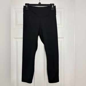 Nike Dri Fit Womens Black Crop Leggings 22” Inseam Size Medium